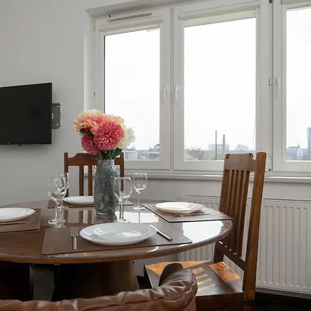 Daire Bright Air-conditioned With Place For Remote Work By Renters Wroclaw