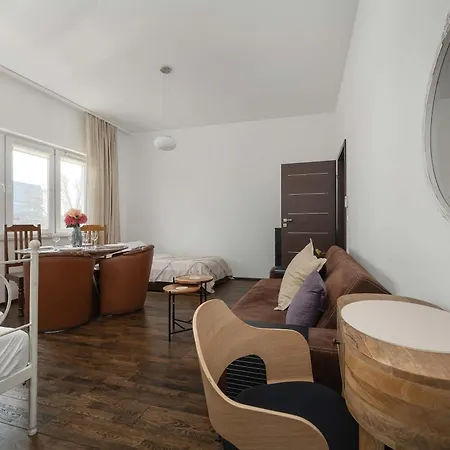 Bright Air-conditioned With Place For Remote Work By Renters Daire Wroclaw