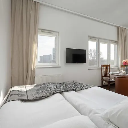 Daire Bright Air-conditioned With Place For Remote Work By Renters Wroclaw